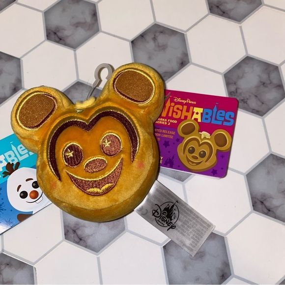 Disney Parks Wishables Bundle - 2 Pieces - Picture 2 of 4